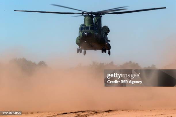 Chinook Rnlaf Rnlaf Photos and Premium High Res Pictures - Getty Images