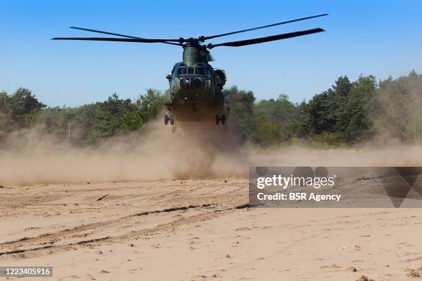 Chinook Rnlaf Rnlaf Photos and Premium High Res Pictures - Getty Images