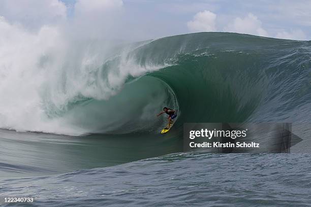 Tiparoo Reef Teahupoo Reef Photos and Premium High Res Pictures - Getty Images