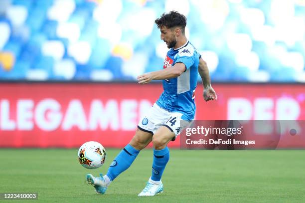 Dries Mertens of Napoli Scores his team's first goal during the Serie A match between SSC Napoli and SPAL at Stadio San Paolo on June 28, 2020 in...