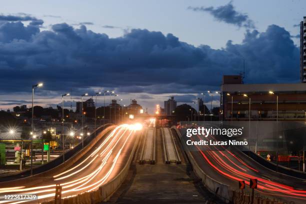 lrv (vlt) viaduct in the city of cuiabá - cuiabá fotografías e imágenes de stock