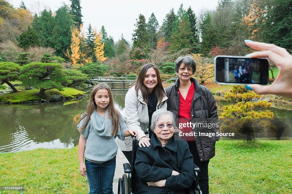 Frau Fotografieren multi generation family