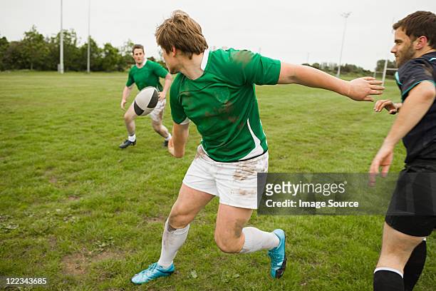 rugby-spiel in aktion - rugby game stock-fotos und bilder