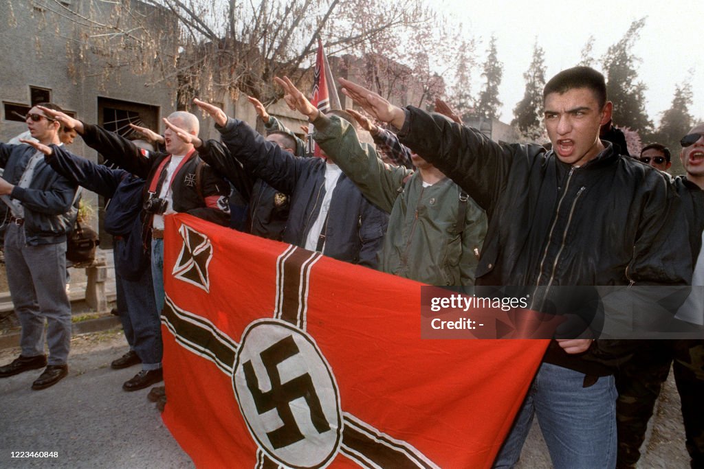 CHILE-NEO NAZIS-SVASTIKA-FASCIST SALUTE