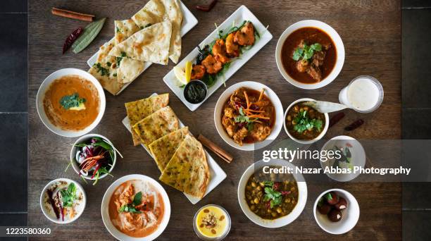 indian food background. - indische gerichte stock-fotos und bilder