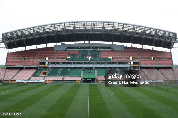 General view of atmosphere the Korean League 1 opening game the K League 1 match between Jeonbuk Hyundai Motors and Suwon Samsung Bluewings at Jeonju...