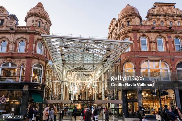 leeds, victoria quarter at christmas (england, uk) - leeds cityscape stock pictures, royalty-free photos & images
