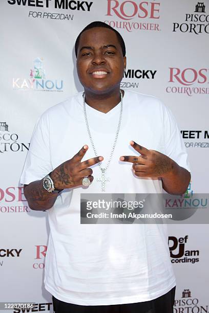 Singer Sean Kingston attends the Pre-VMA Party at The Hollywood Roosevelt Pool on August 27, 2011 in Los Angeles, California.