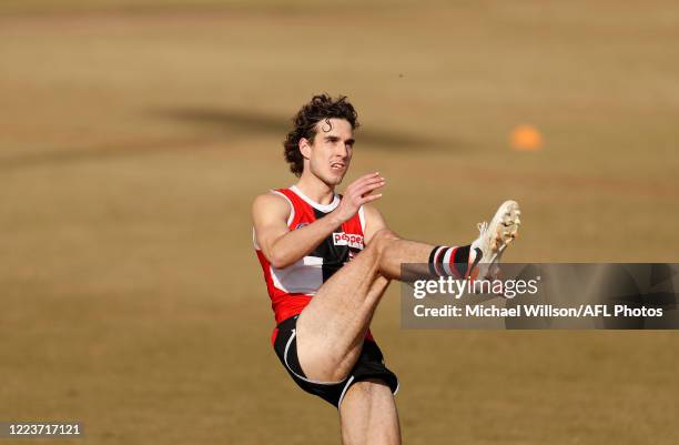 Max King of the Saints in action during the St Kilda Saints AFL training session at RSEA Park on July 01, 2020 in Melbourne, Australia.