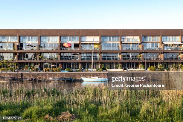 modern architecture in amsterdam, the netherlands - olanda settentrionale foto e immagini stock
