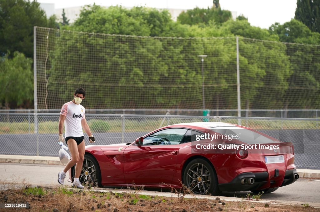 Goncalo Guedes of Valencia walks to the car at the end a training... News Photo - Getty Images