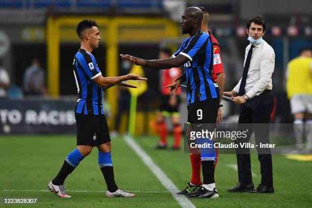 Romelu Lukaku of FC Internazionale replaces Lautaro Martinez of FC Internazionale during the Serie A match between FC Internazionale and Brescia...