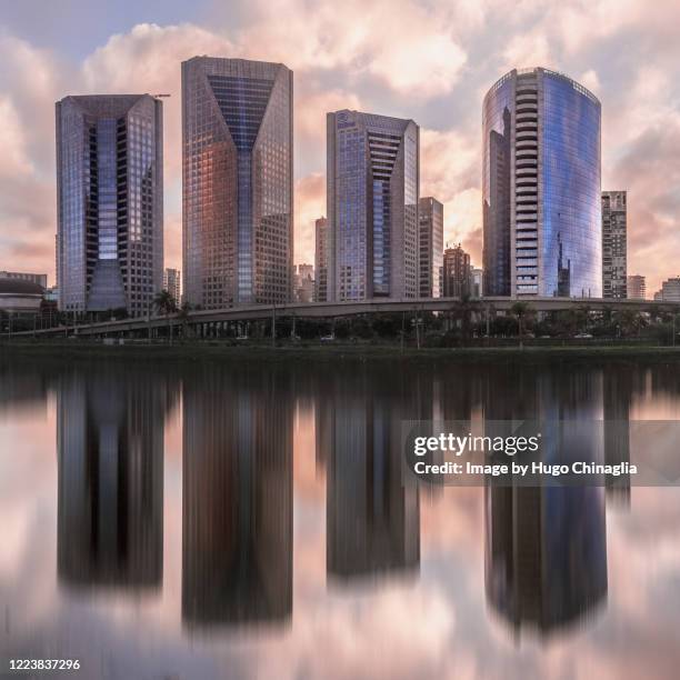 edifício comercial em são paulo - edifício comercial stock pictures, royalty-free photos & images