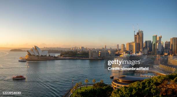 sydney harbour at dawn - sydney operahouse stock pictures, royalty-free photos & images