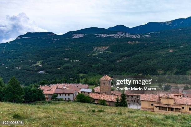 tourism in pedraforca mountain - catalonia imagens e fotografias de stock