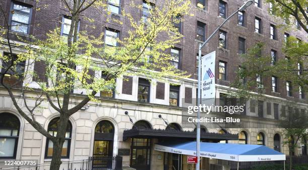 the mount sinai hospital, midtown manhattan, nyc. - new york downtown hospital stock pictures, royalty-free photos & images