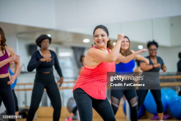 dans fitness les - zumba fitness stockfoto's en -beelden