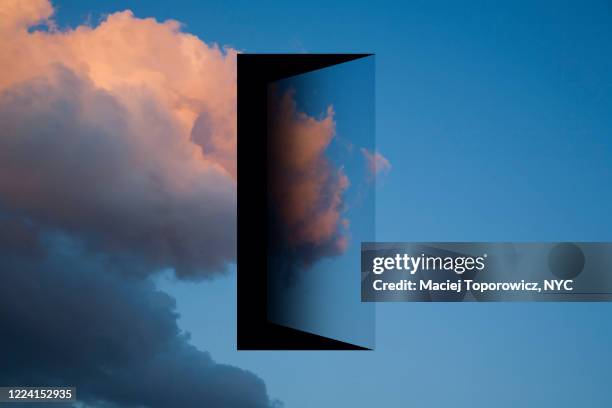 view of the sky with a doorway in it. - saída imagens e fotografias de stock