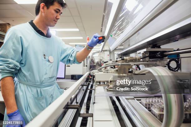 time to test samples - laboratory equipment stock pictures, royalty-free photos & images