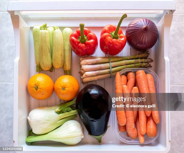 cassetto verdure - neat fotografías e imágenes de stock