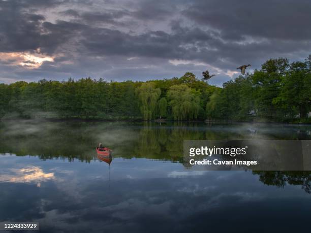 kockelscheuer lake sunrise in a cloudy day - ao ar livre bildbanksfoton och bilder