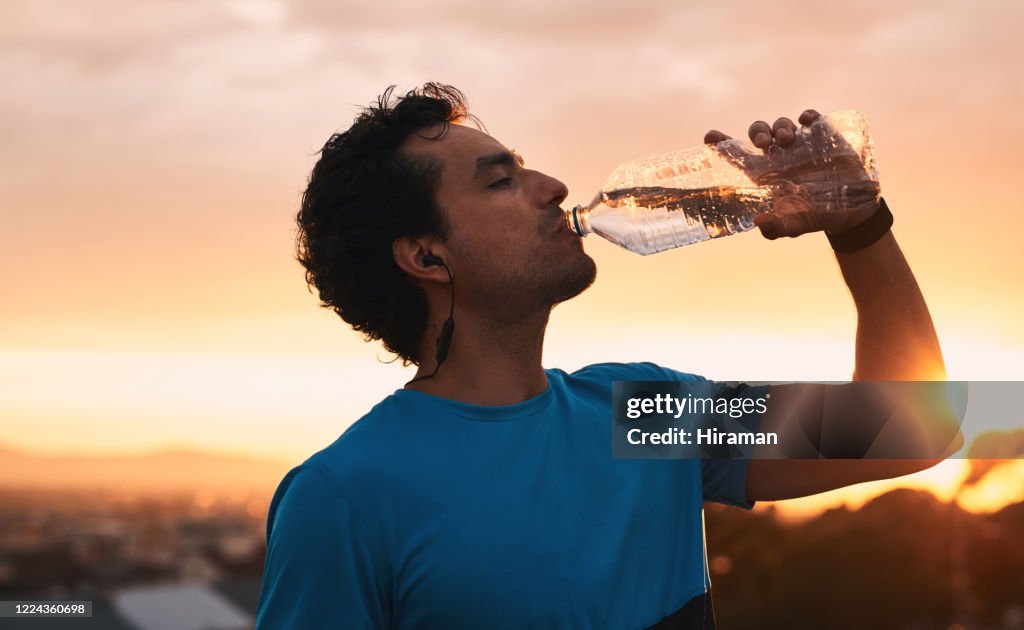 Tanken Sie Ihr Training mit Wasser