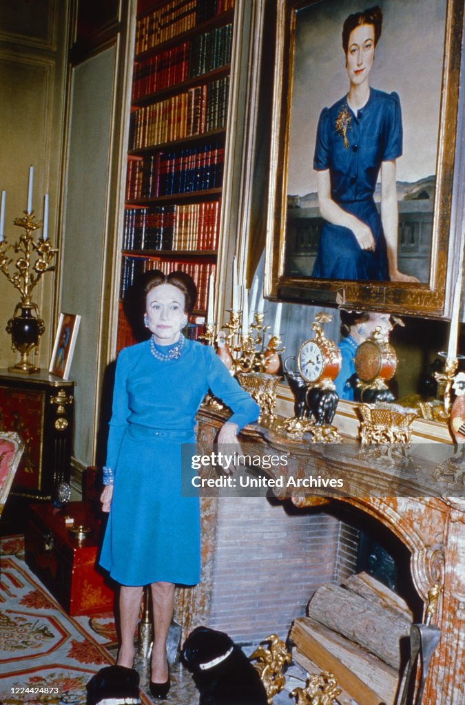 The Duchess of Windsor, Wallis Simpson, with her pug dogs at her home... News Photo - Getty Images