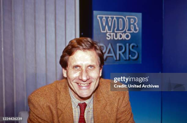 German journalist Ulrich Wickert as editor in chief of WDR Paris studio, France 1991.