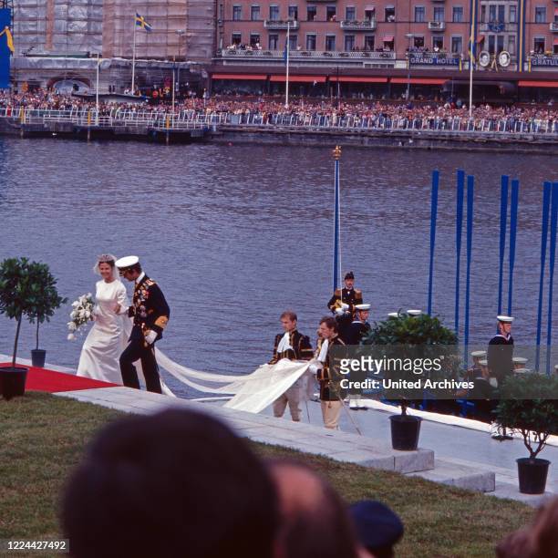 King Carl XVI Gustaf of Sweden marries the German Silvia Sommerlath at Stockholm, Sweden 1976.