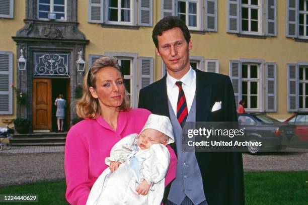 Wilhelm Albert Prince von Urach, Count of Wurttemberg, with his wife Karen, nee von Brauchitsch, in front of Ossenberg castle at Rheinberg, Germany,...