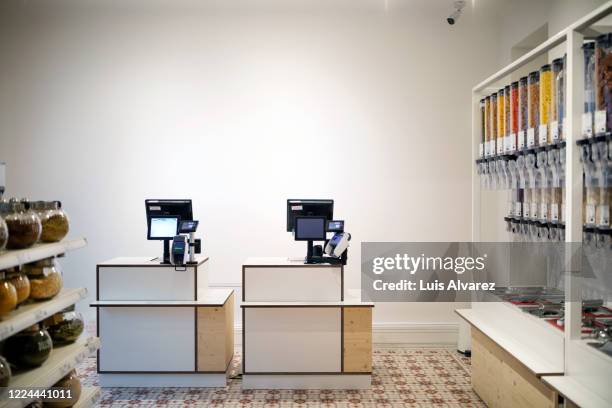 computers at checkout counters - grocery store checkout stock pictures, royalty-free photos & images