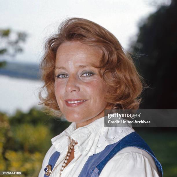 1.189 Maria Schell Fotos Stock Photos, High-Res Pictures, and Images ...