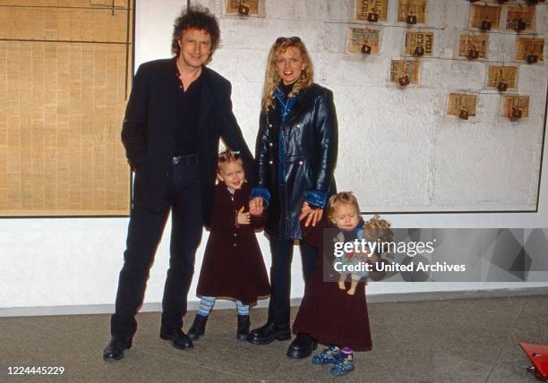 Cologne rock singer Wolfgang Niedecken with his wife Tina and the daughters Isis and Jojo at Duesseldorf, Germany, 1999.