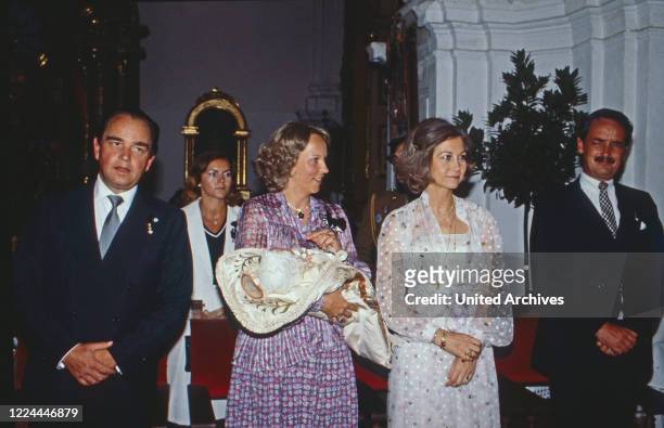 Rudolf Count and Master of Schoenburg Glauchau with his wife Marie Louise, Princess of Prussia, at a christening, with them Queen Sophia of Spain and...