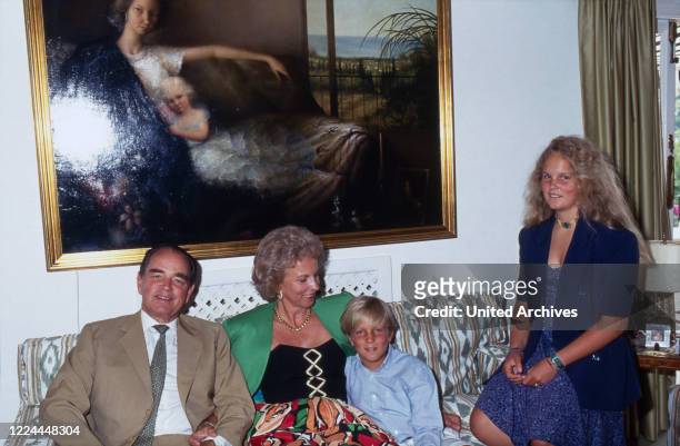 Rudolf Count of Schoenburg Glauchau with his wife Marie Louise an their children Friedrich Wilhelm and Sophie at Marbella, Spain, 1995.