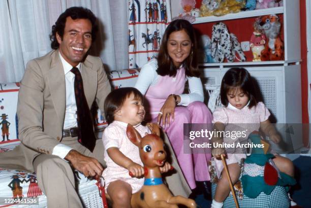 Spanish singer Julio Iglesias with his wife Isabel and the children Chabeli and Julio Jose at his home in Cadiz, Spain, 1974.