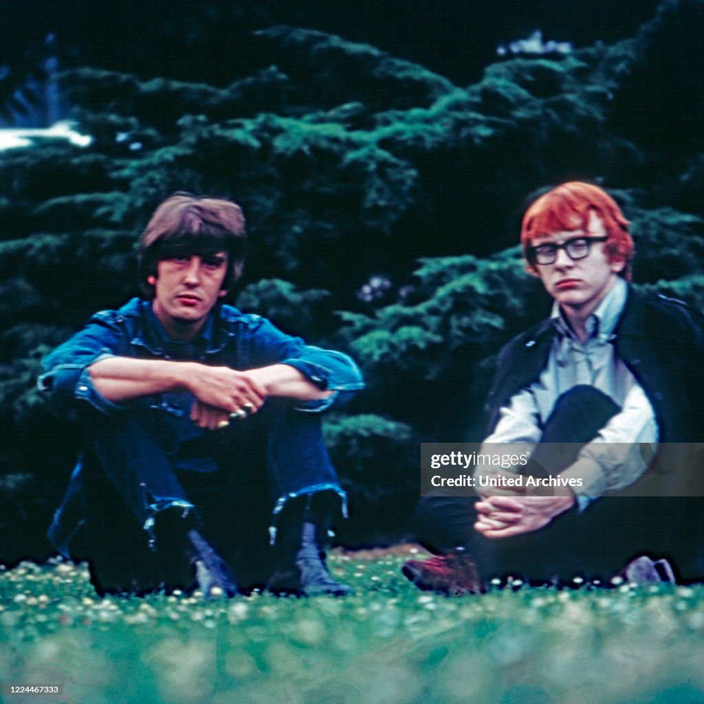 Peter Gordon Rae British pop duo Peter and Gordon in Germany, 1966. News Photo - Getty ...