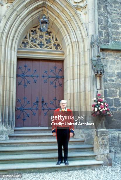 Servant at the wedding of heir to the throne Ernst August von Hanover with Chantal Hochuli at Marienburg castle near Hanover, Germany, 1981.