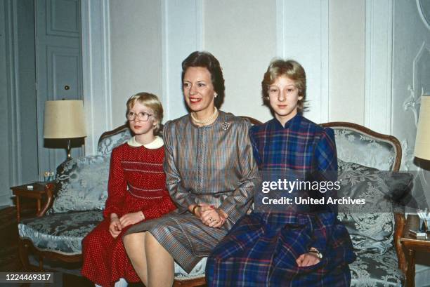 Princess Benedikte of Denmark, wife of Richard Prince zu Sayn-Wittgenstein-Berleburg with the daughters Alexandra and Nathalie at Berleburg castle,...