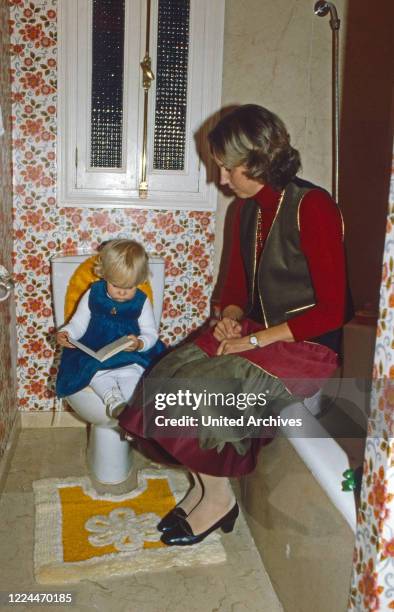 Marie Louise Princess von Schoenburg Glauchau, nee of Prussia, with her daughter Sophie, Germany, 1983.