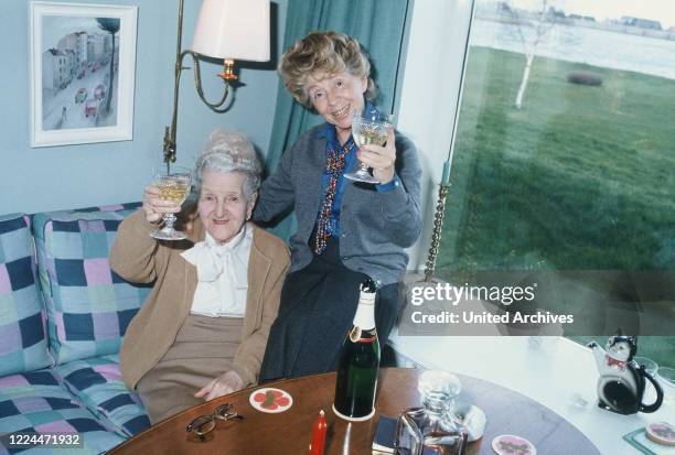 German actress Inge Meysel with her mother Margarete Hansen at Seevetal Bullenhausen, Germany, 1969.