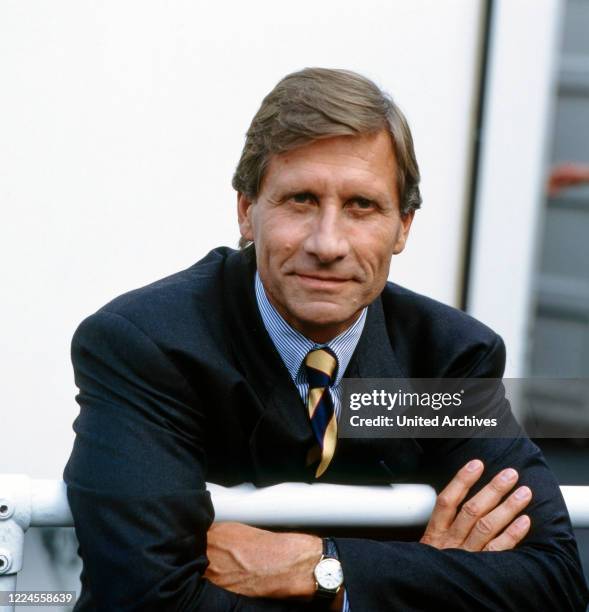 The German journalist, author and moderator Ulrich Wickert poses for a portrait shot in the 1990s.