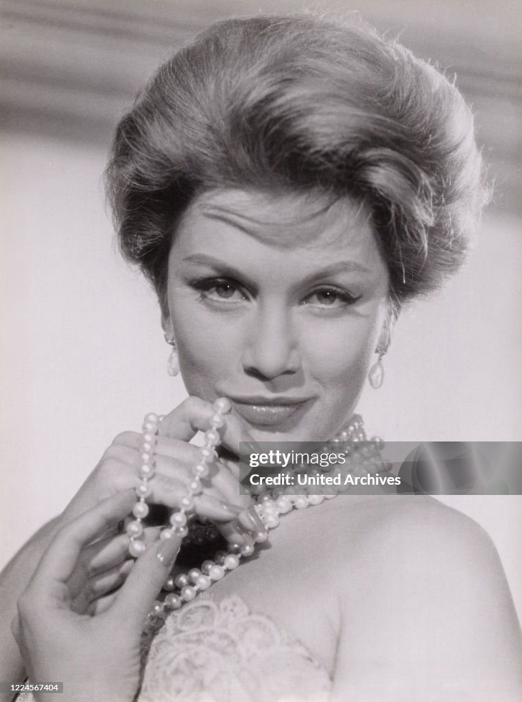 Linda Christian