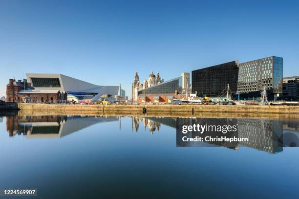 liverpool docks waterfront reflections, england, uk - river mersey liverpool stock pictures, royalty-free photos & images