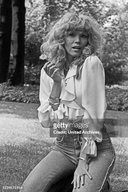 Singer, painter and actress Amanda Lear during a photo shoot at Germany, early 1980s.