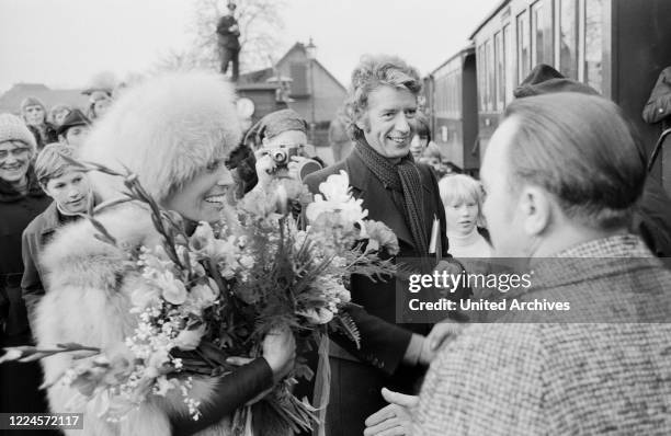 Dutch TV presenter and entertainer Rudi Carrell at the wedding with Anke Bobbert, Germany, 1974.