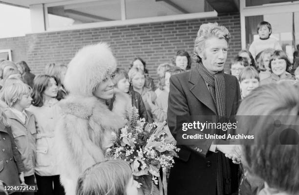 Dutch TV presenter and entertainer Rudi Carrell at the wedding with Anke Bobbert, Germany, 1974.