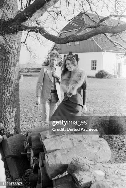 Dutch TV presenter and entertainer Rudi Carrell at the wedding with Anke Bobbert, Germany, 1974.