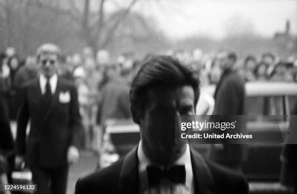 Arrival of the stars at the Bambi Awards Ceremony in the Hercules Hall of the Munich Residence on 22 January 1967: Pierre Brice.