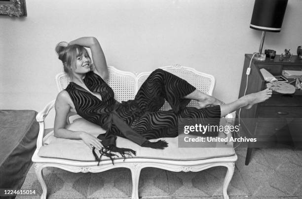Model Andrea Rau 140 Andrea Rau Stock Photos, High-Res Pictures, and Images - Getty Images